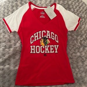 Chicago Blackhawks Majestic Red & White V-neck T-shirt Size S NWT